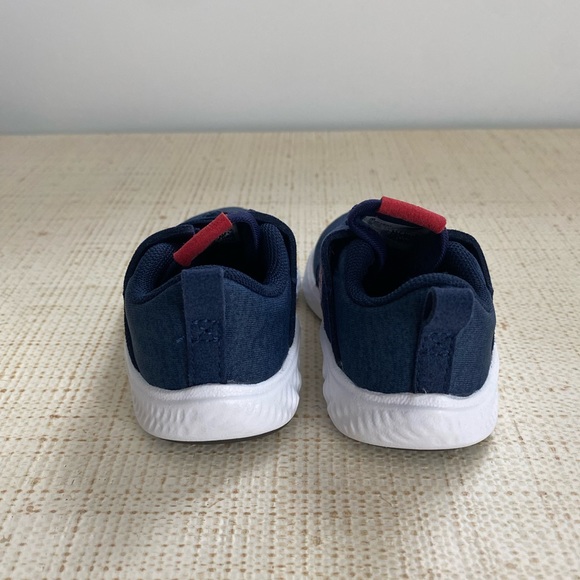 New balance baby shoes infant size 3 in box. - Picture 3 of 7